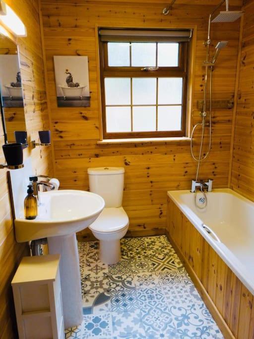 Artro Lodge Luxury 3 Bedroom, 3 Bathroom & Hot Tub Llanbedr (Gwynedd) Exterior foto